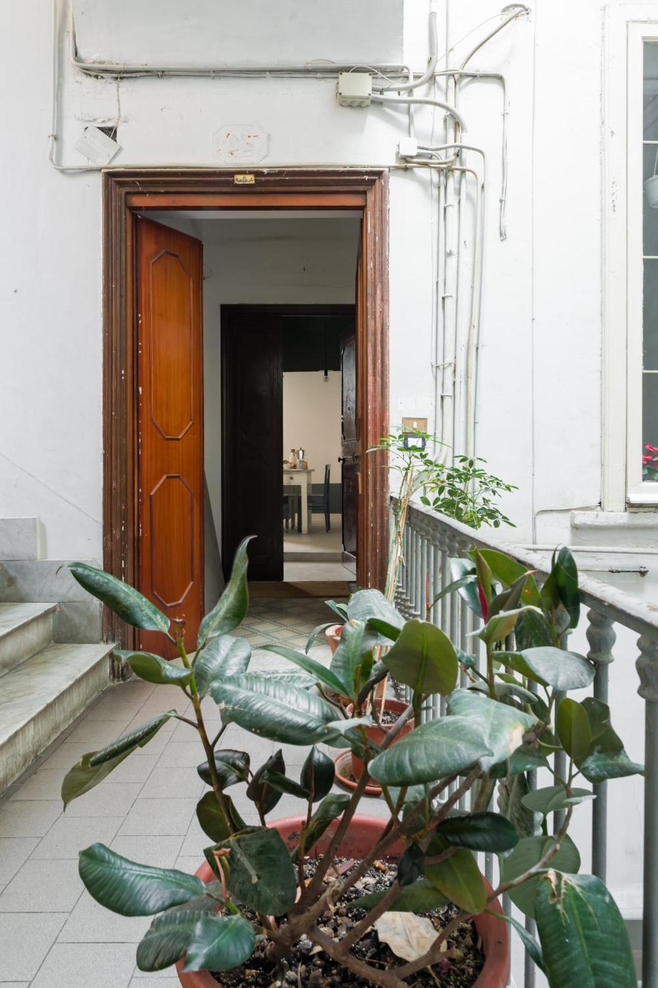 Casa Dei Mille A Chiaia *
